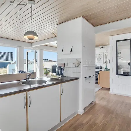 Awesome In With House A Panoramic View *